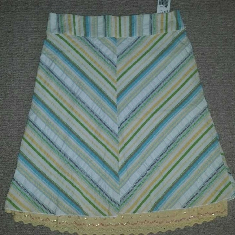 Forever 21, pretty skirt, NEW with tags